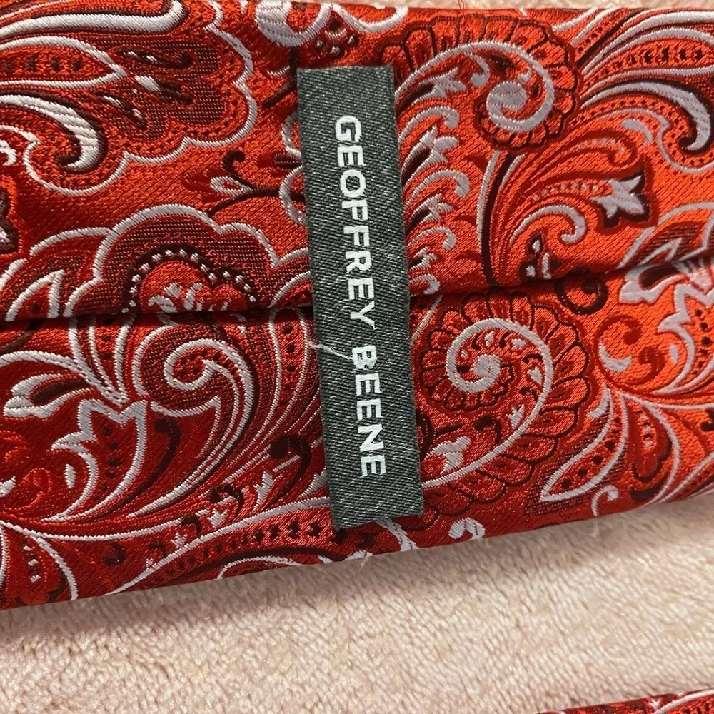Geoffrey Beene Red Paisley Tie
